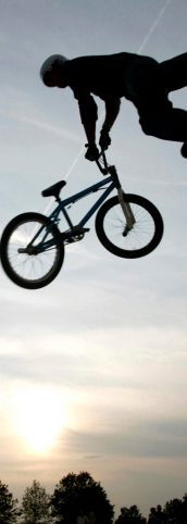 Stunt eines Radfahrers