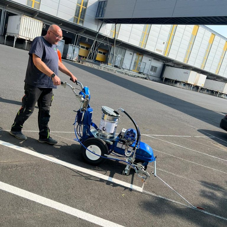 Applikation einer Markierung mit Maschine